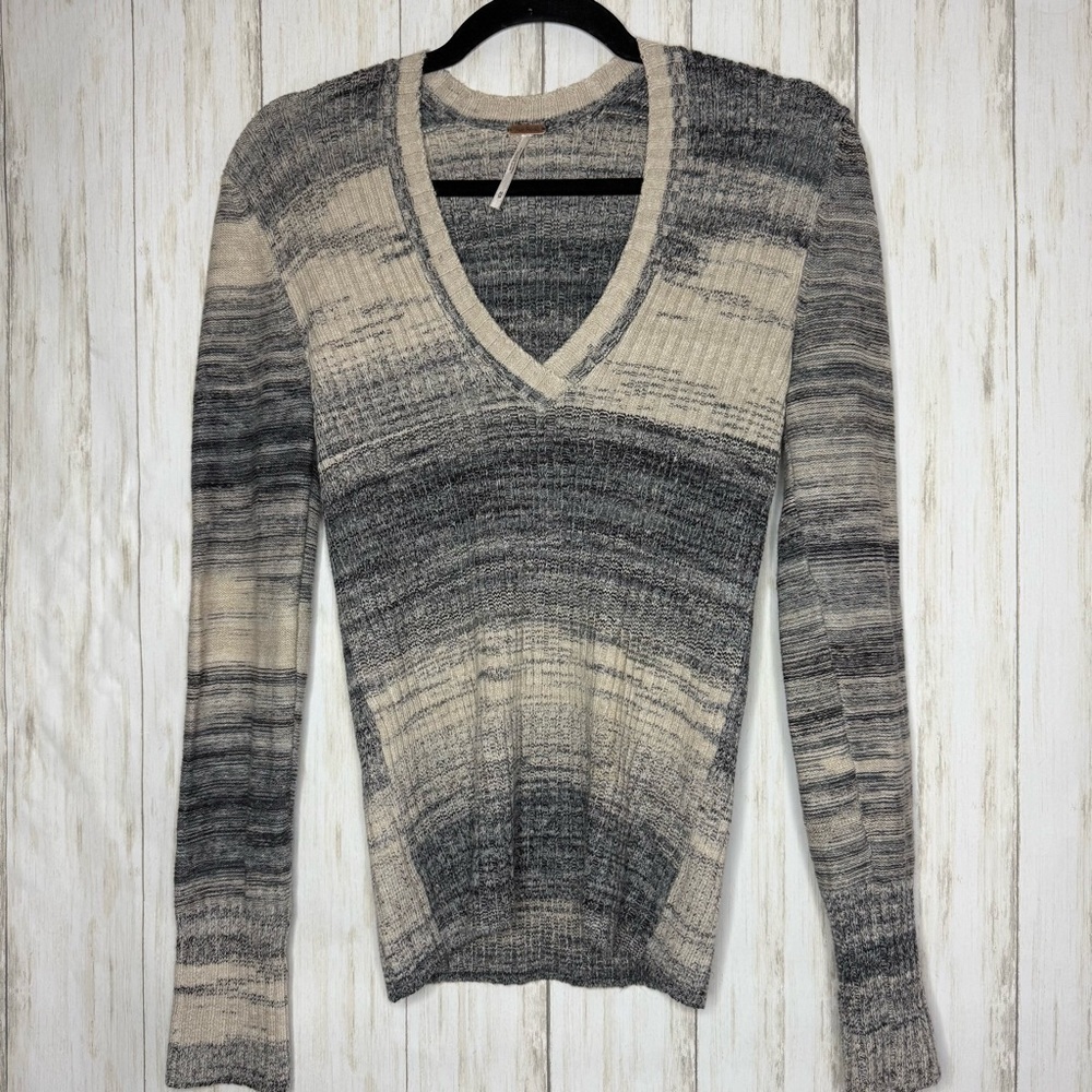 Free People Gray Cream Linen blend V-Neck Sweater Medium